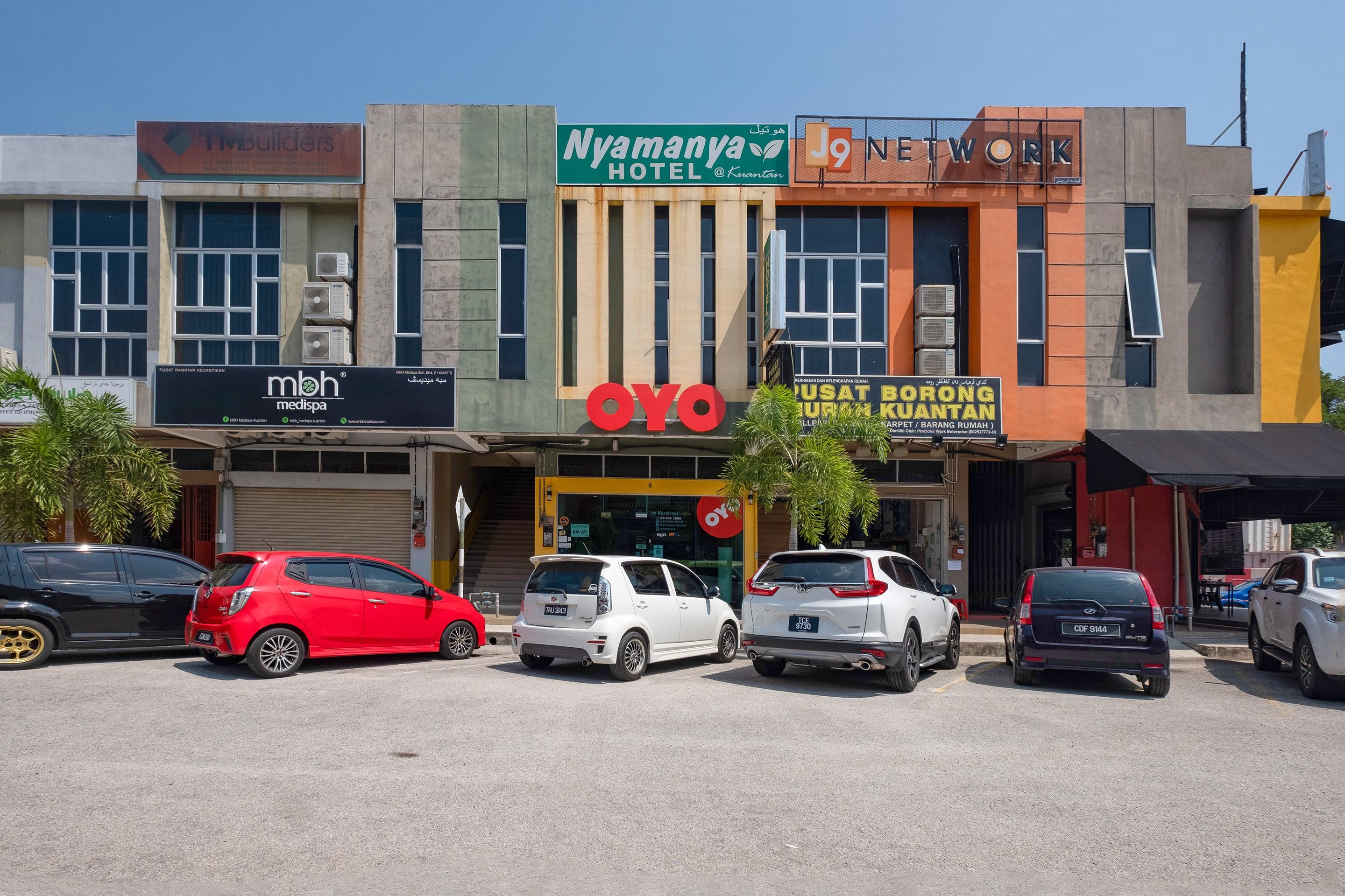 Oyo 89981 Nyamanya Hotel Kuantan Exterior photo